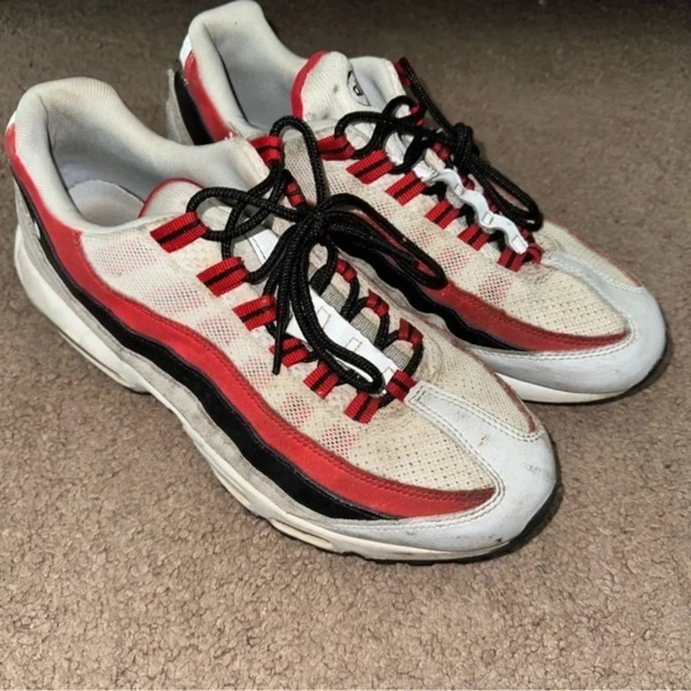Nike White and Red Sneakers with Black Details